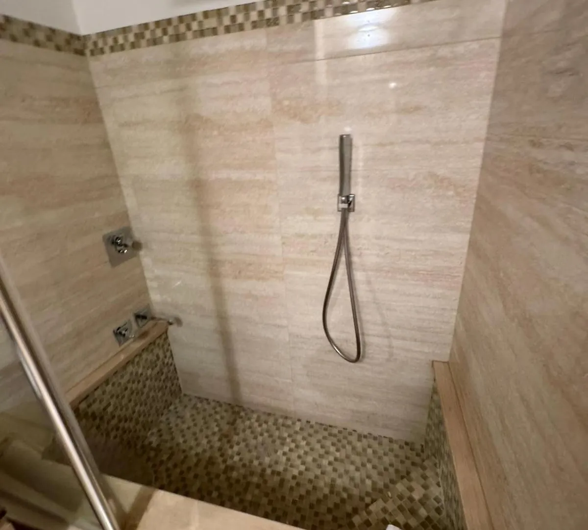 Majorelle Comfy Apartment Rom